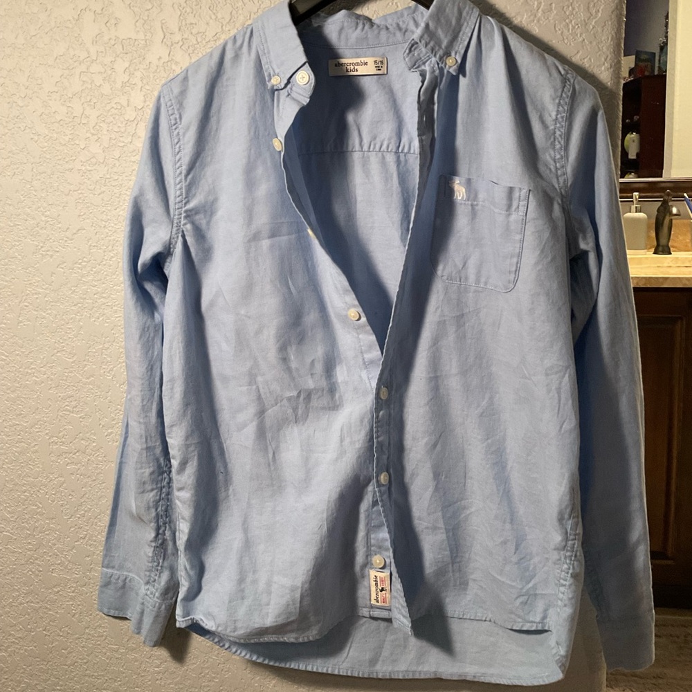 Men’s blue button down